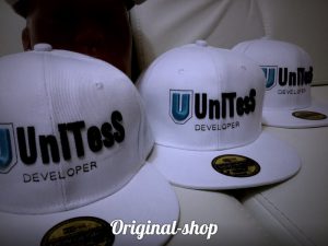 Объемная вышивка на снэпбэке для компании UniTesS