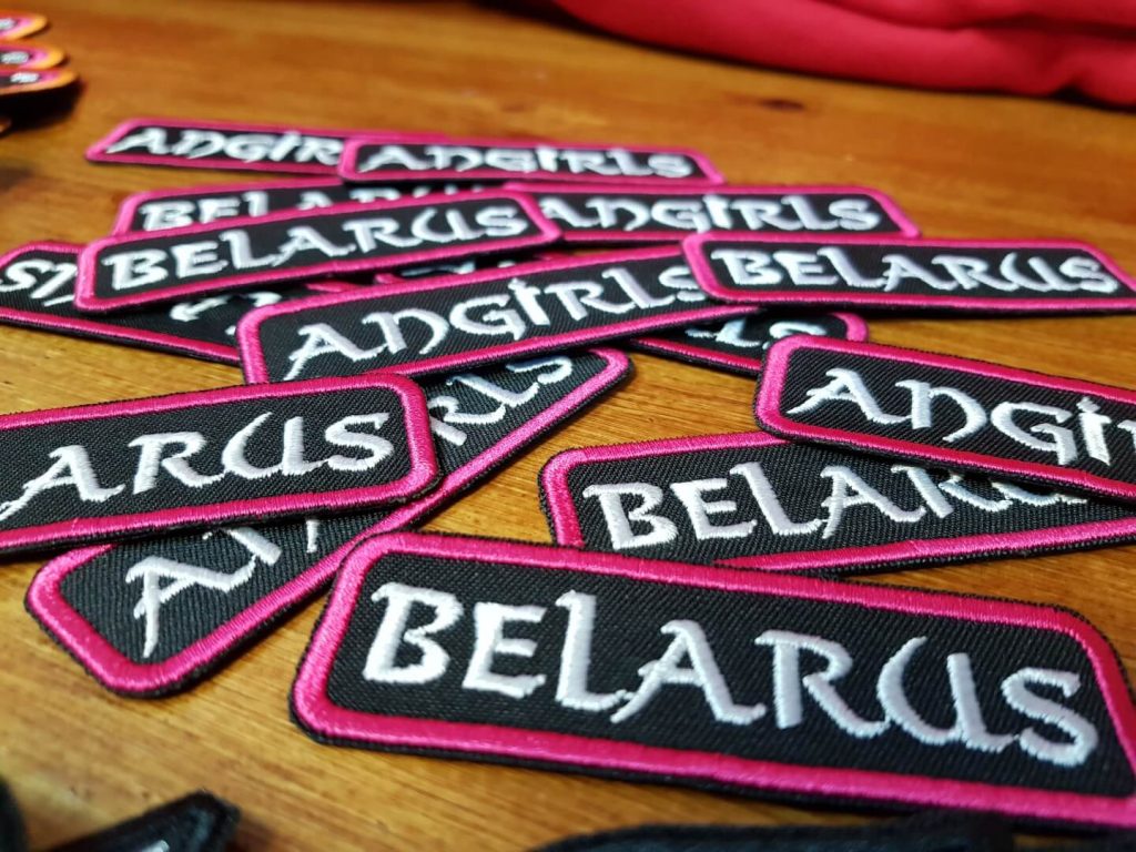 Крутая вышивка для клевых девчонок из мотоклуба Angirls