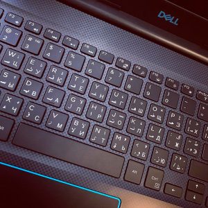 Гравировка клавиатуры ноутбука Dell с подсветкой (гравировка арабского языка)